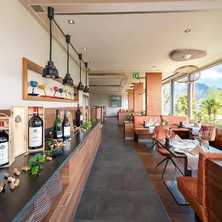 Alexander Hotel 4*